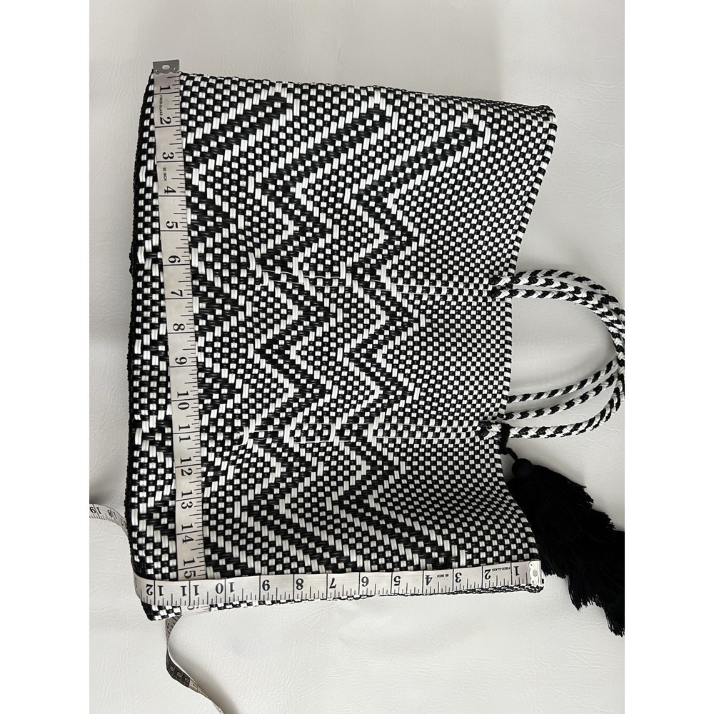 New Mexican Woven Tote Bag 12x16 Black White Market Beach Summer Resort Tassel - Picture 4 of 8